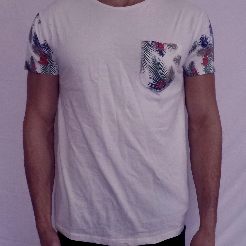 Cotton On T-Shirt with Floral Sleeves and Pocket